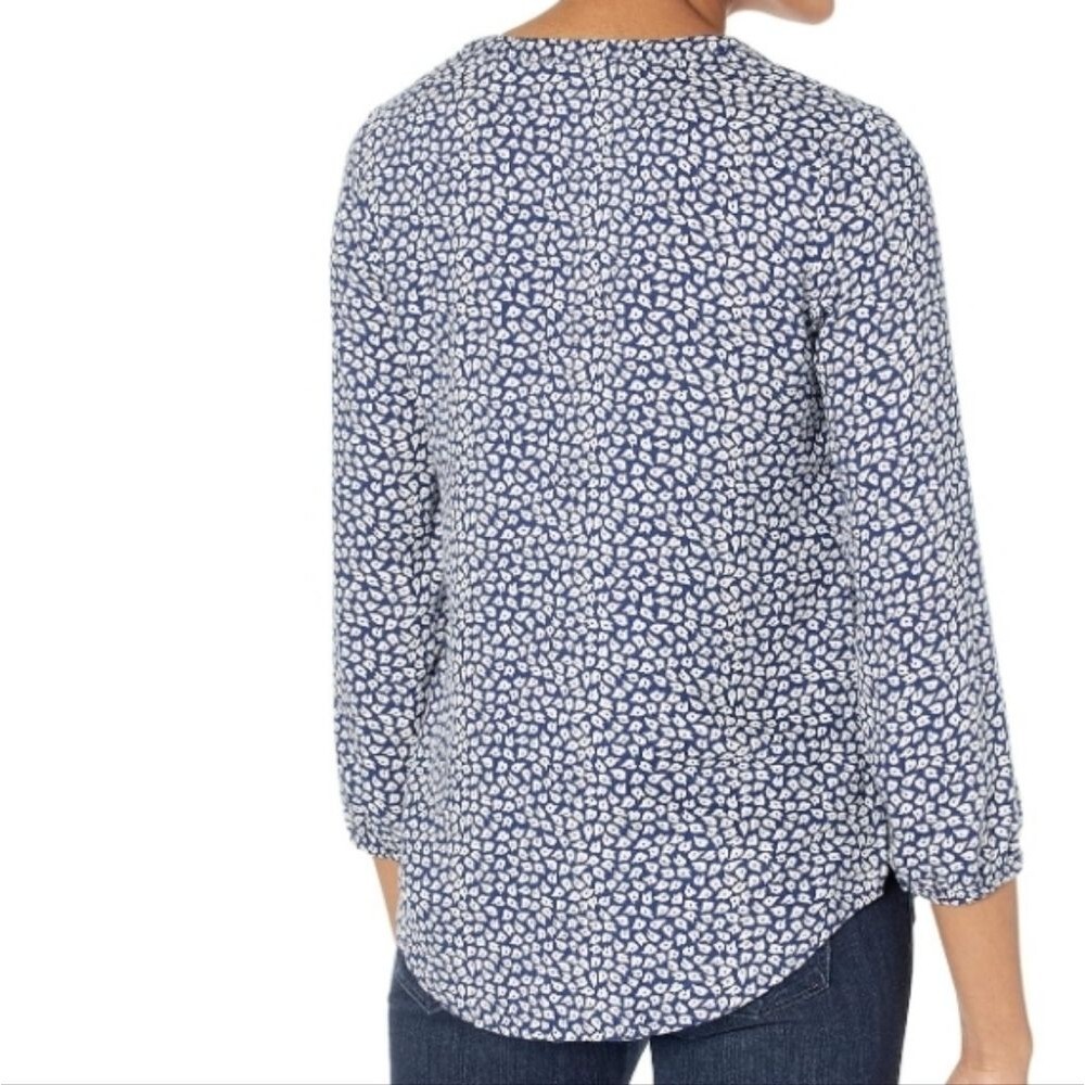XL Amazon Essentials Womens 3/4 Sleeve Button Popover Shirt Loose-Fit V-Neck Top - Picture 2 of 16